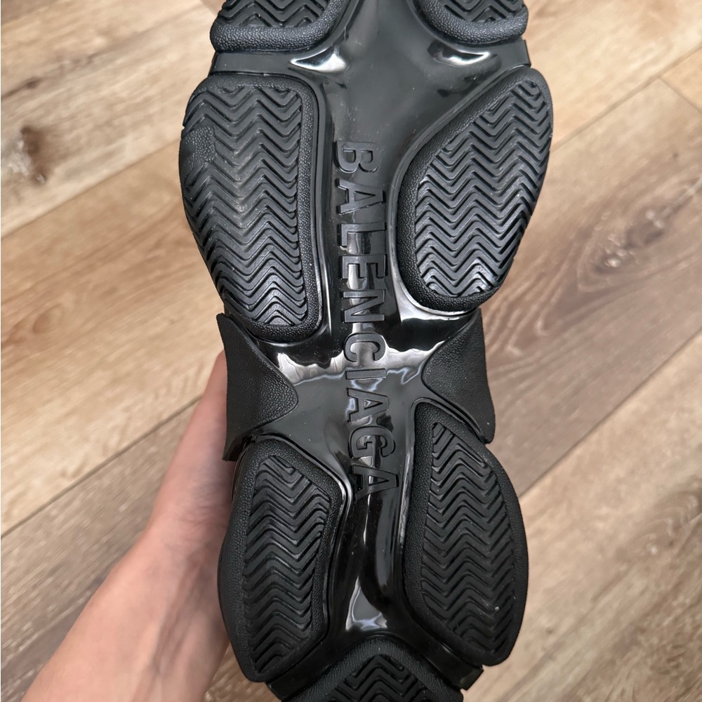 Balenciaga Black and White Triple S Sneaker - Picture 3 of 3